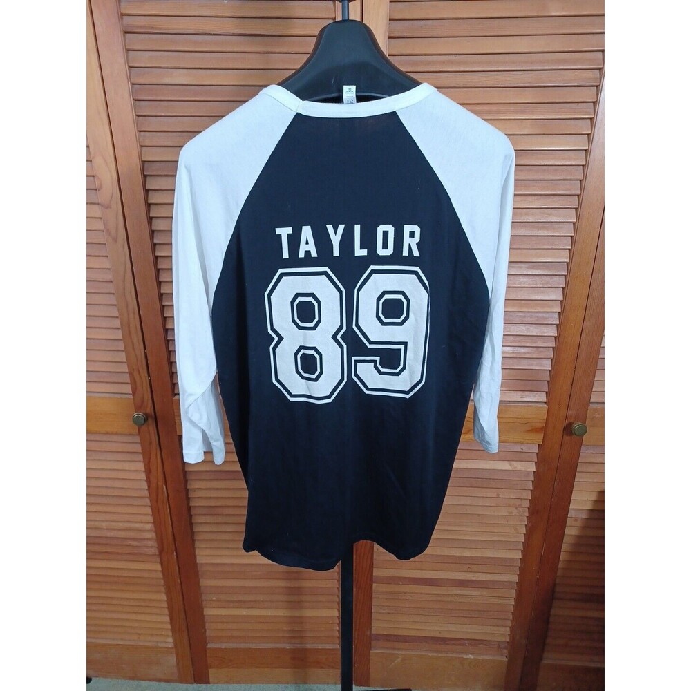 Taylor Swift 2XL "Taylor 89" Concert Tee